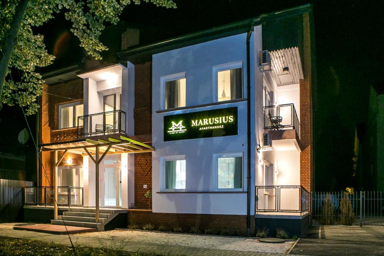 Appartamento Marusius Apartmanház Makó Esterno foto